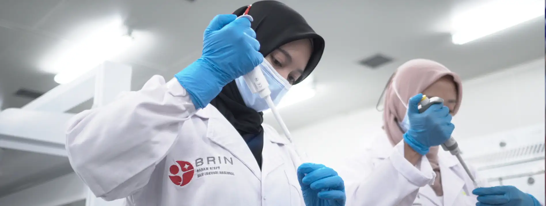 Aktivitas peneliti di laboratorium BRIN